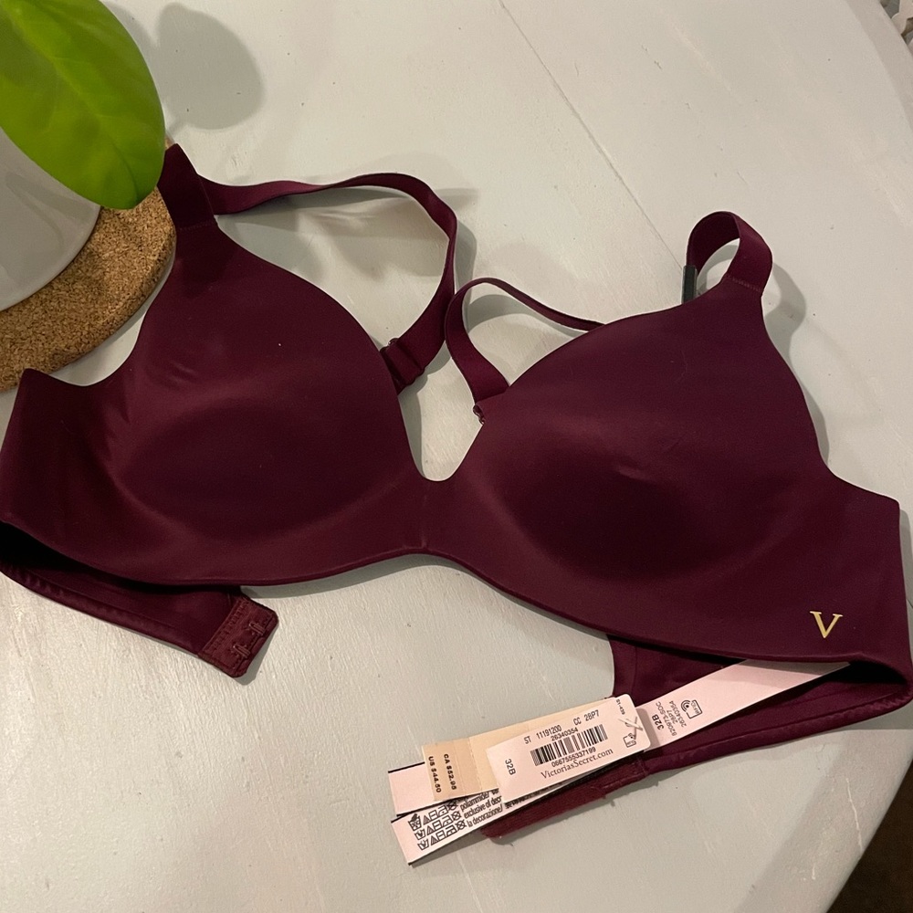 NWT Victoria’s Secret lined semi Demi bra